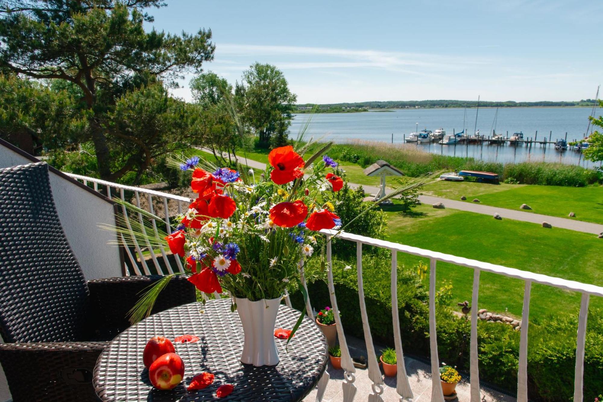 Selliner Ferienappartements Mit Balkon Und Seeblick Exterior foto
